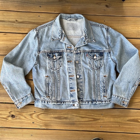 Vintage Levi’s Women’s 4 Pockets Faded Trucker Jean Jacket - Picture 1 of 15
